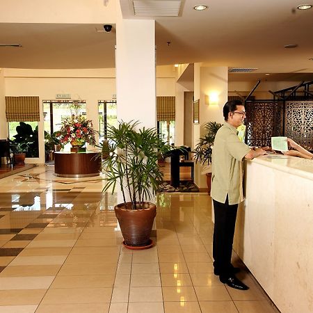 Suria Service Apartment-Hotel Bukit Merah Exterior photo