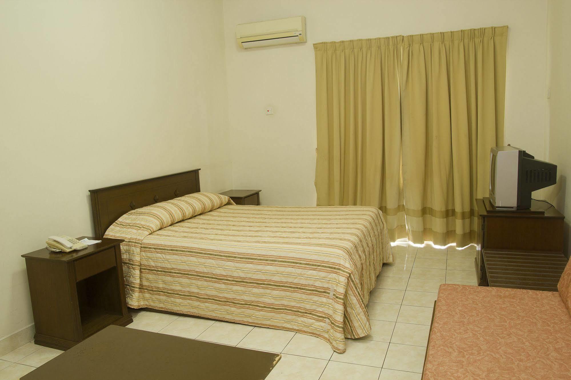 Suria Service Apartment-Hotel Bukit Merah Exterior photo