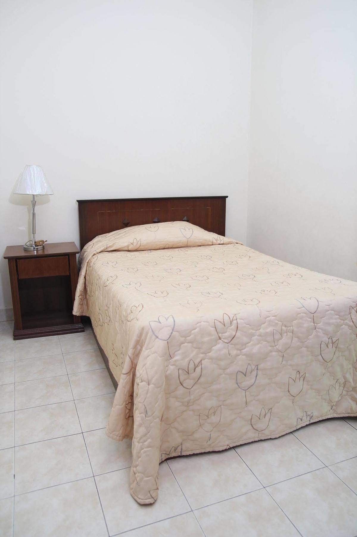 Suria Service Apartment-Hotel Bukit Merah Exterior photo