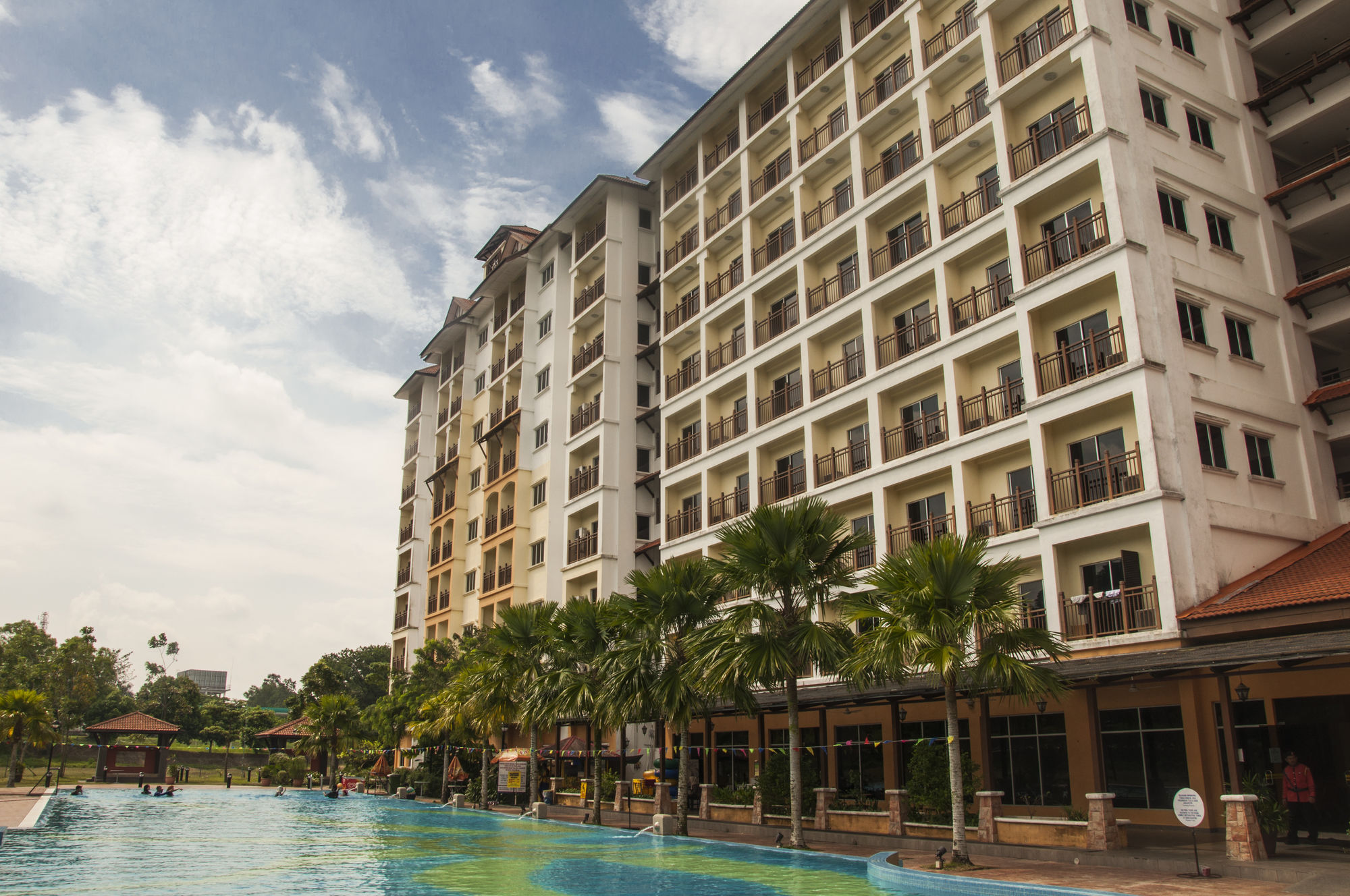Suria Service Apartment-Hotel Bukit Merah Exterior photo